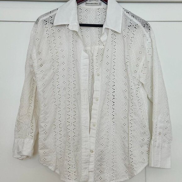 Abercrombie Set of White Eyelet Pull on Pants & Oversized Button Down Shirt - Picture 5 of 6